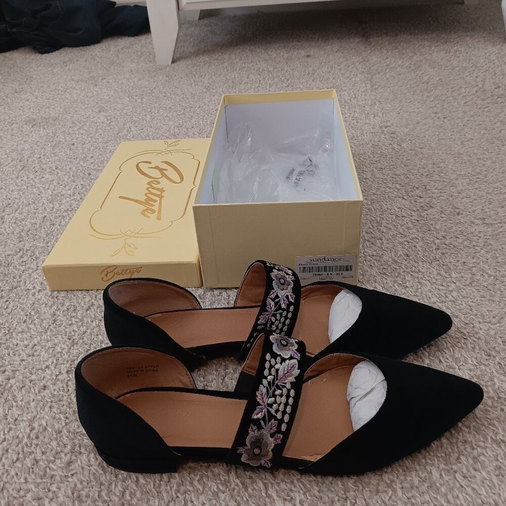 Bettye Muller “Jamisen” Velvet embroidered flats. Sundance. Size 8.5